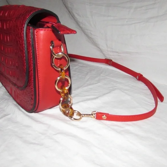 Red Croc-Embossed Shoulder Bag - Picture 3 of 12